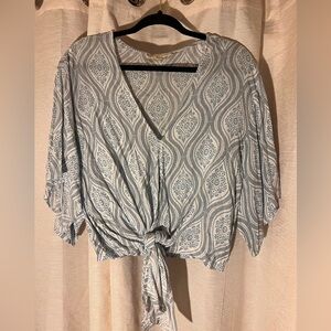 🌟 Lovestitch Tie Front Top 🌟